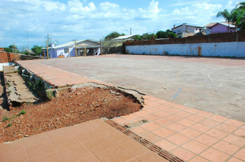 Foto - ESCOLA MUNICIPAL pintura e quadra esportiva