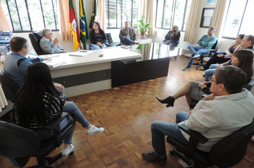 Foto - Executivo recebe repasse de recursos da Câmara para enfrentamento à Coronavírus