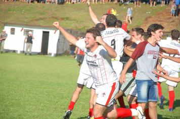 Foto - FARROUPILHA CAMPEÃO DO MUNICIPAL DE FUTEBOL