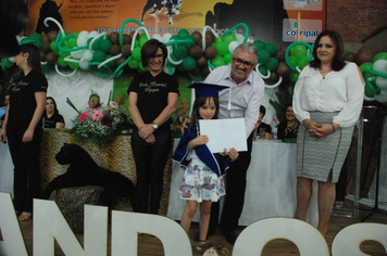 Foto - Formatura dos Alunos da Pré-Escola B (EMEF)