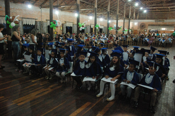 Foto - Formatura dos Alunos da Pré-Escola B (EMEF)