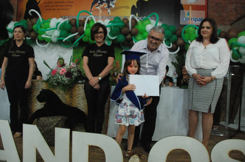 Foto - Formatura dos Alunos da Pré-Escola B (EMEF)