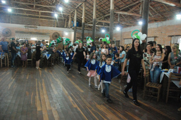 Foto - Formatura dos Alunos da Pré-Escola B (EMEF)