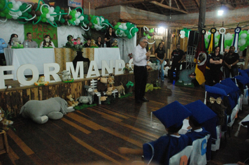 Foto - Formatura dos Alunos da Pré-Escola B (EMEF)