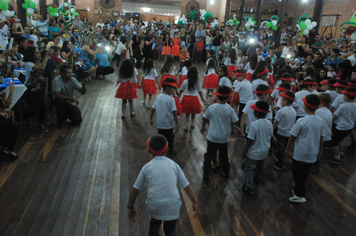 Foto - Formatura dos Alunos da Pré-Escola B (EMEF)