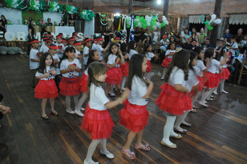 Foto - Formatura dos Alunos da Pré-Escola B (EMEF)