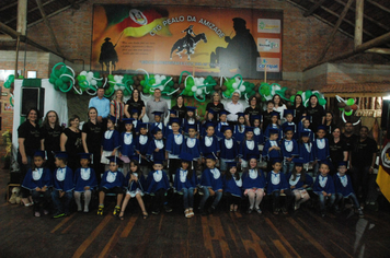 Foto - Formatura dos Alunos da Pré-Escola B (EMEF)