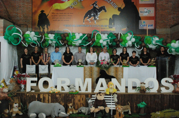 Foto - Formatura dos Alunos da Pré-Escola B (EMEF)