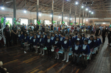 Foto - Formatura dos Alunos da Pré-Escola B (EMEF)