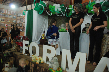 Foto - Formatura dos Alunos da Pré-Escola B (EMEF)