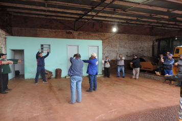 Foto - Ginástica laboral movimenta setores municipais em Pejuçara