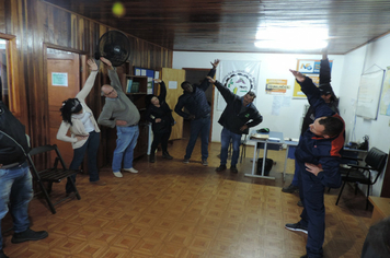 Foto - Ginástica laboral movimenta setores municipais em Pejuçara