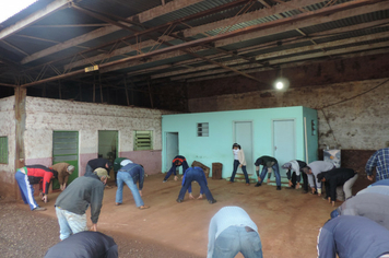 Foto - Ginástica laboral movimenta setores municipais em Pejuçara