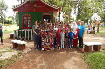 Foto - GRUPO “CRIANÇA ESPERANÇA” NA CASA DO PAPAI NOEL