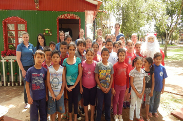 Foto - GRUPO “CRIANÇA ESPERANÇA” NA CASA DO PAPAI NOEL