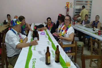 Foto - Grupos da terceira idade celebram Carnaval em Santa Apolônia