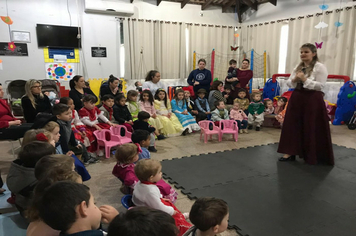 Foto - Histórias e conscientização ambiental marcam Semana Farroupilha na Emei Maria Schuster