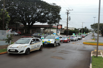 Foto - Homenagem a Pátria em Drive Thru Cívica tem boa participação