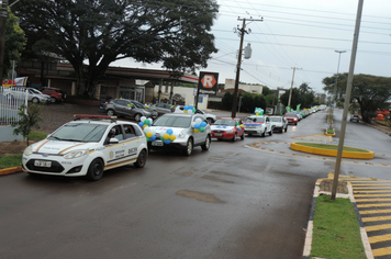 Foto - Homenagem a Pátria em Drive Thru Cívica tem boa participação