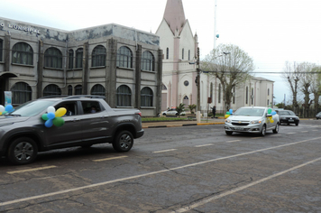 Foto - Homenagem a Pátria em Drive Thru Cívica tem boa participação