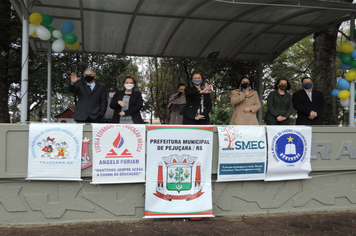 Foto - Homenagem a Pátria em Drive Thru Cívica tem boa participação