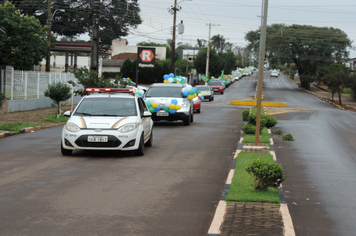 Foto - Homenagem a Pátria em Drive Thru Cívica tem boa participação