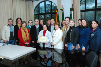 Foto - HOMENAGEM Isaura Parussolo