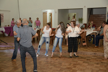 Foto - Idosos de Pejuçara confraternizam e celebram o réveillon