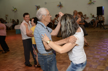 Foto - Idosos de Pejuçara confraternizam e celebram o réveillon