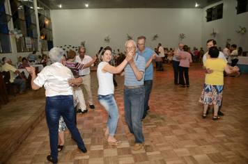 Foto - Idosos de Pejuçara confraternizam e celebram o réveillon