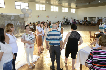 Foto - Idosos de Pejuçara confraternizam e celebram o réveillon