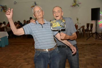 Foto - Idosos de Pejuçara confraternizam e celebram o réveillon