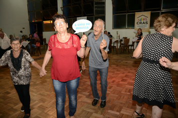 Foto - Idosos de Pejuçara confraternizam e celebram o réveillon