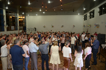 Foto - Idosos de Pejuçara confraternizam e celebram o réveillon
