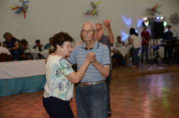 Foto - Idosos de Pejuçara confraternizam e celebram o réveillon