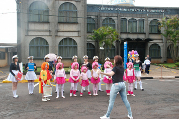Foto - Instabilidade climática deixa ainda mais belo desfile da Pátria em Pejuçara