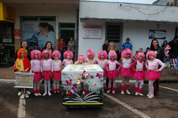 Foto - Instabilidade climática deixa ainda mais belo desfile da Pátria em Pejuçara