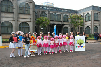 Foto - Instabilidade climática deixa ainda mais belo desfile da Pátria em Pejuçara