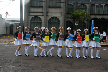 Foto - Instabilidade climática deixa ainda mais belo desfile da Pátria em Pejuçara