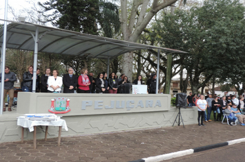 Foto - Instabilidade climática deixa ainda mais belo desfile da Pátria em Pejuçara