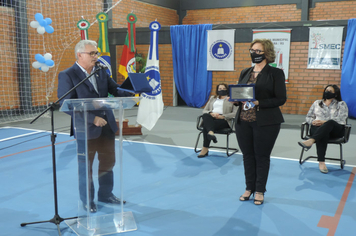 Foto - Investimento superior a R$ 600 mil propicia entrega de Ginásio a Escola Municipal