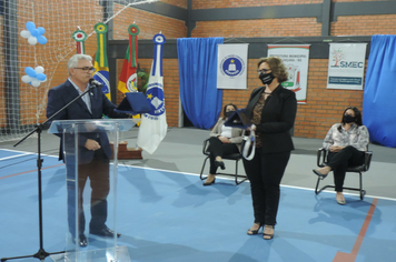 Foto - Investimento superior a R$ 600 mil propicia entrega de Ginásio a Escola Municipal