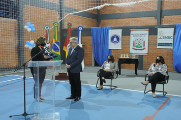 Foto - Investimento superior a R$ 600 mil propicia entrega de Ginásio a Escola Municipal