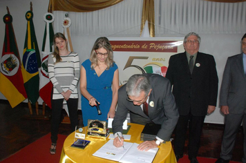 Foto - Lançamento do Carimbo Postal - Cinquentenário de Pejuçara