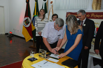 Foto - Lançamento do Carimbo Postal - Cinquentenário de Pejuçara