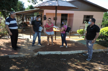 Foto - Máscaras entregues: População elogia iniciativa da Administração Municipal