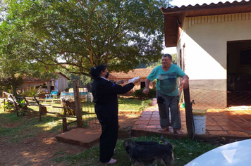 Foto - Máscaras entregues: População elogia iniciativa da Administração Municipal