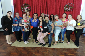 Foto - Mulheres são homenageadas pela administração em worckshop motivacional