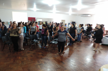 Foto - Mulheres são homenageadas pela administração em worckshop motivacional