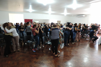 Foto - Mulheres são homenageadas pela administração em worckshop motivacional